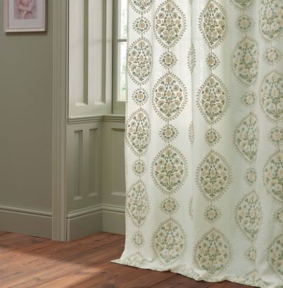 nina-campbell-ncf4405-lalita